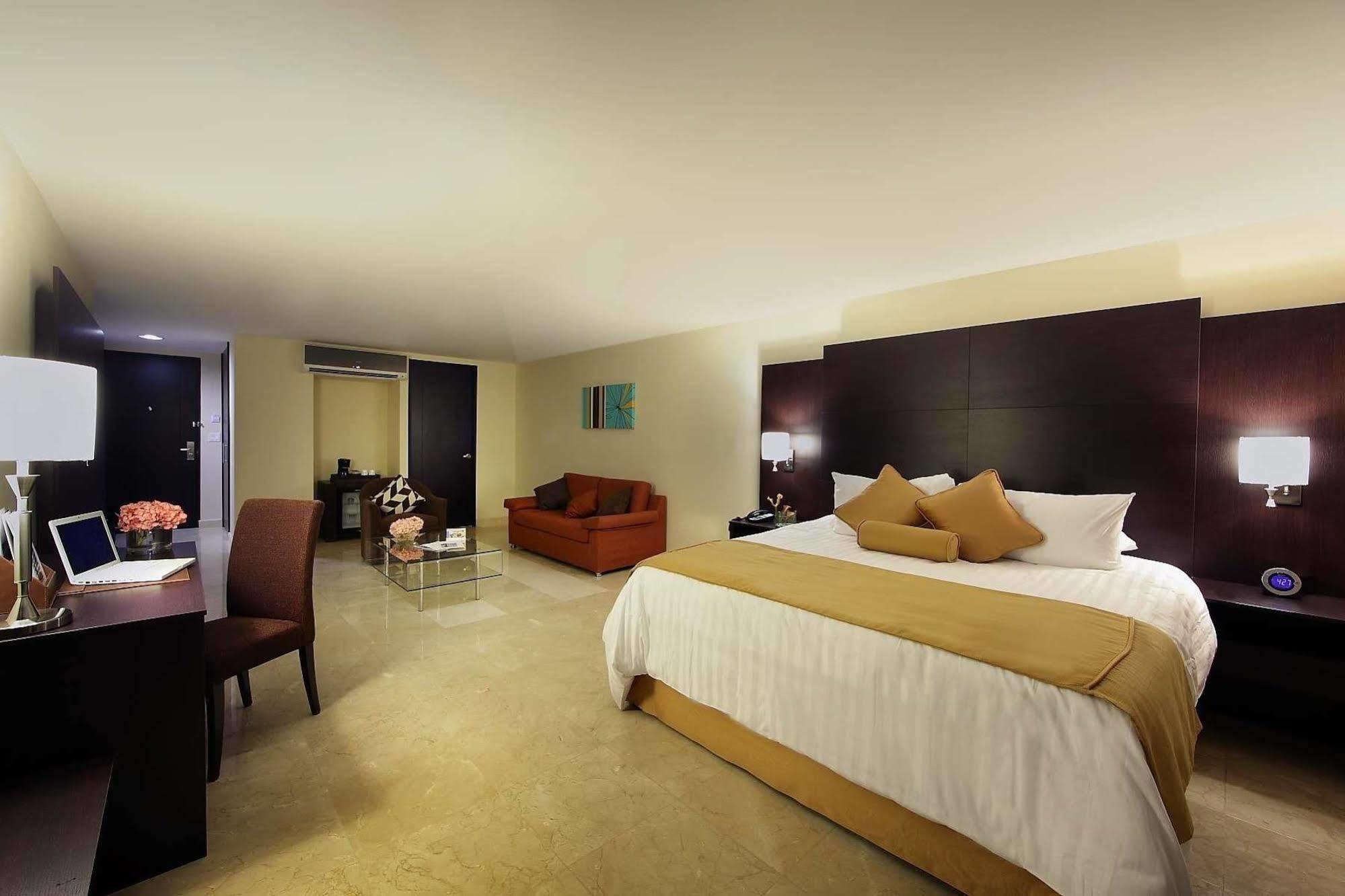 Wyndham Garden Hotel